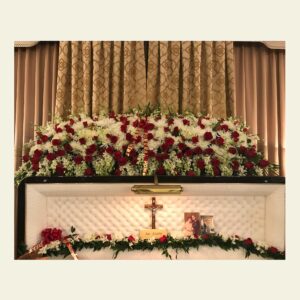 A0080: Red and white assorted half archway