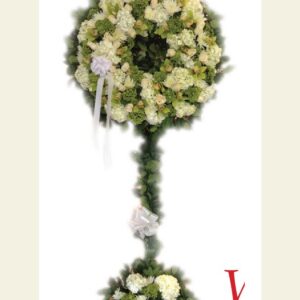 W0150: White and green assorted wreath